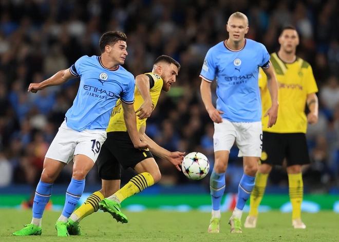 领袖！18投31分、带队赢球后，詹姆斯把功劳让给各种队友！