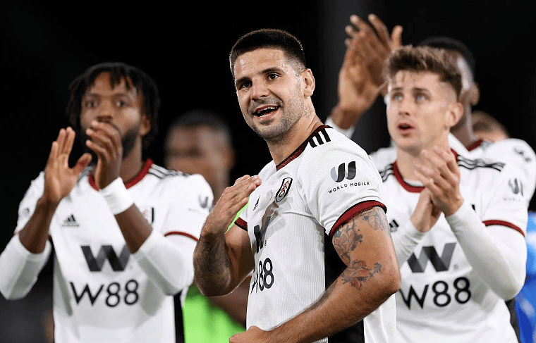 《明日方舟》联动最热门的少女乐队番，玩家心情却五味杂陈